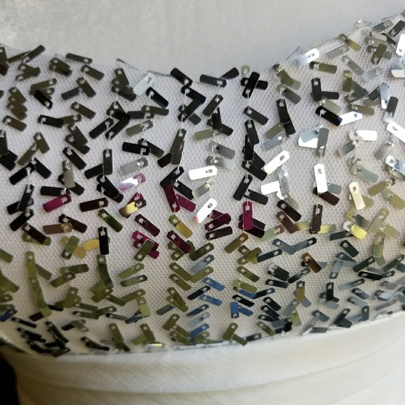 Sleeveless v neck sequined dress with pockets - Picture 5 of 8